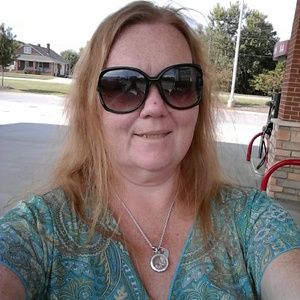 Meet your Posher, Sandy